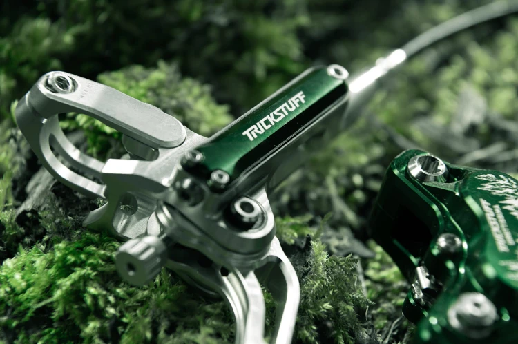Trickstuff_Direttissima_Forest_Green_2026_Detail_0547_1920px.jpg