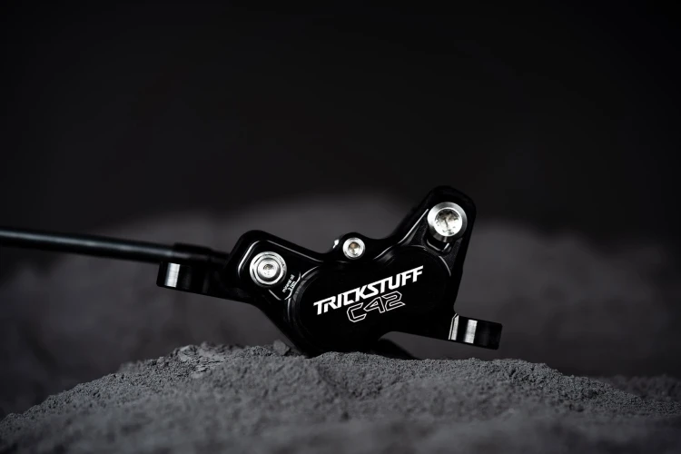 Trickstuff_Piccola_HD_Titanium_Lever_2025_Detail_Brake_Set_Black_0430_1920px.jpg