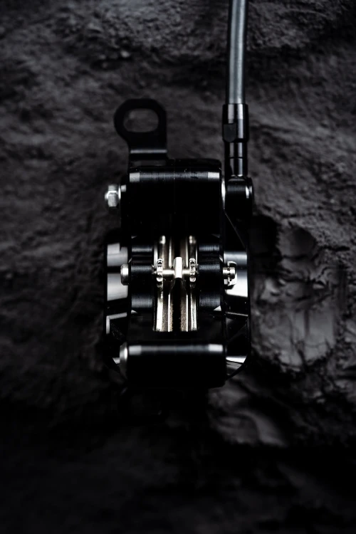 Trickstuff_Piccola_HD_Titanium_Lever_2025_Detail_Brake_Set_Black_0440_1920px.jpg
