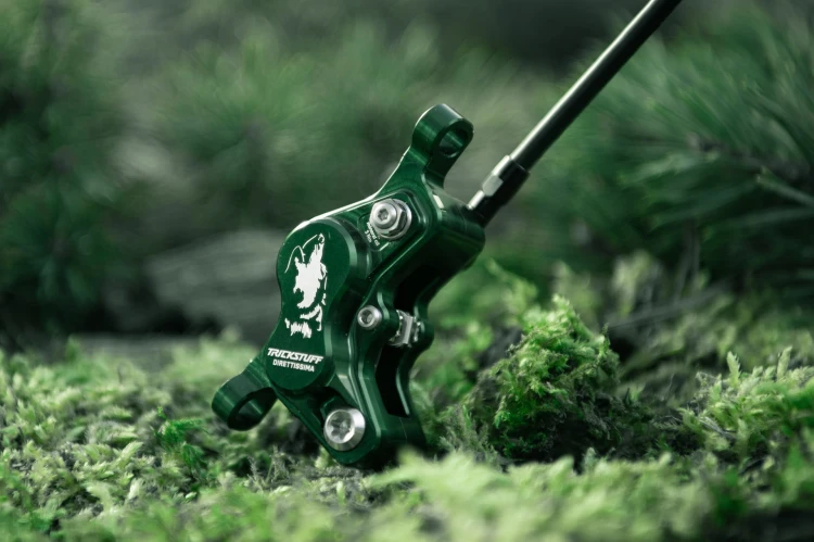 Trickstuff_Direttissima_Forest_Green_2026_Detail_0767_1920px.jpg