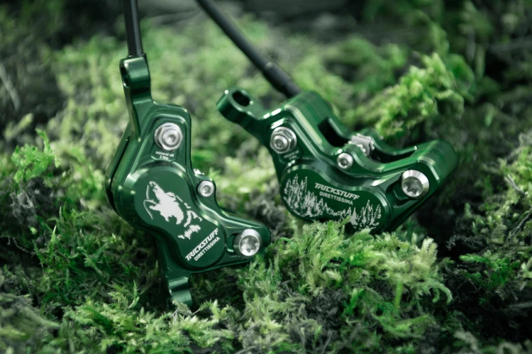 Trickstuff_Direttissima_Forest_Green_2026_Detail_0786_1920px.jpg